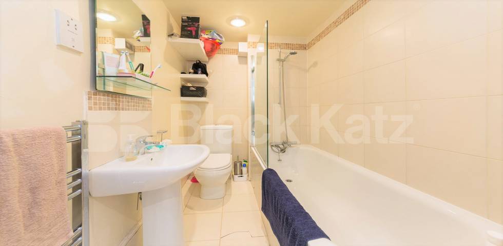 			2 Bedroom, 2 bath, 1 reception Flat			 Melrose Avenue, WILLESDEN GREEN